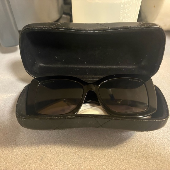 CHANEL Black Sunglasses - Picture 1 of 11